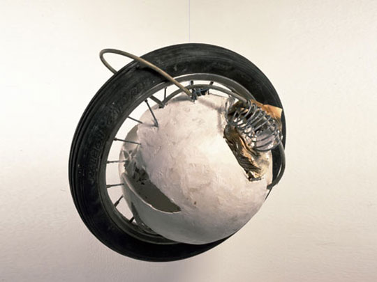 Mostra John Latham: Great Noi